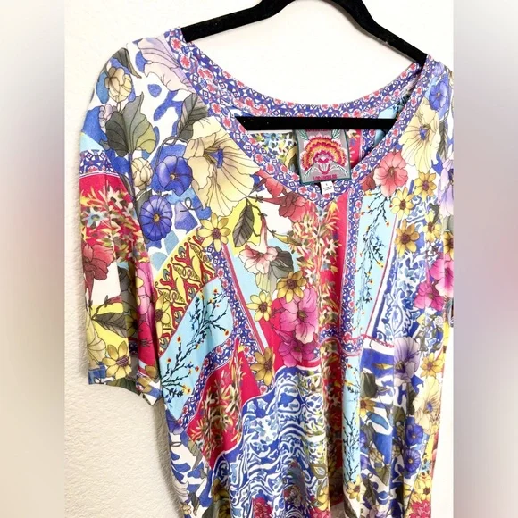 Johnny Was Janie Favorite V-Neck Tee Shirt Multicolor Patchwork Floral Boho Sz L - Picture 4 of 5